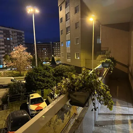 Piso 3 Hab Cerca De Av Madrid Con Wifi アパート *
