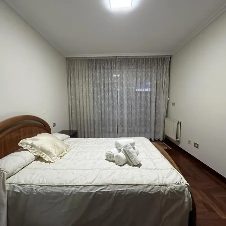 Piso 3 Hab Cerca De Av Madrid Con Wifi アパート ヴィーゴ