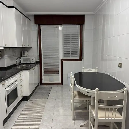 شقة Piso 3 Hab Cerca De Av Madrid Con Wifi فيجو